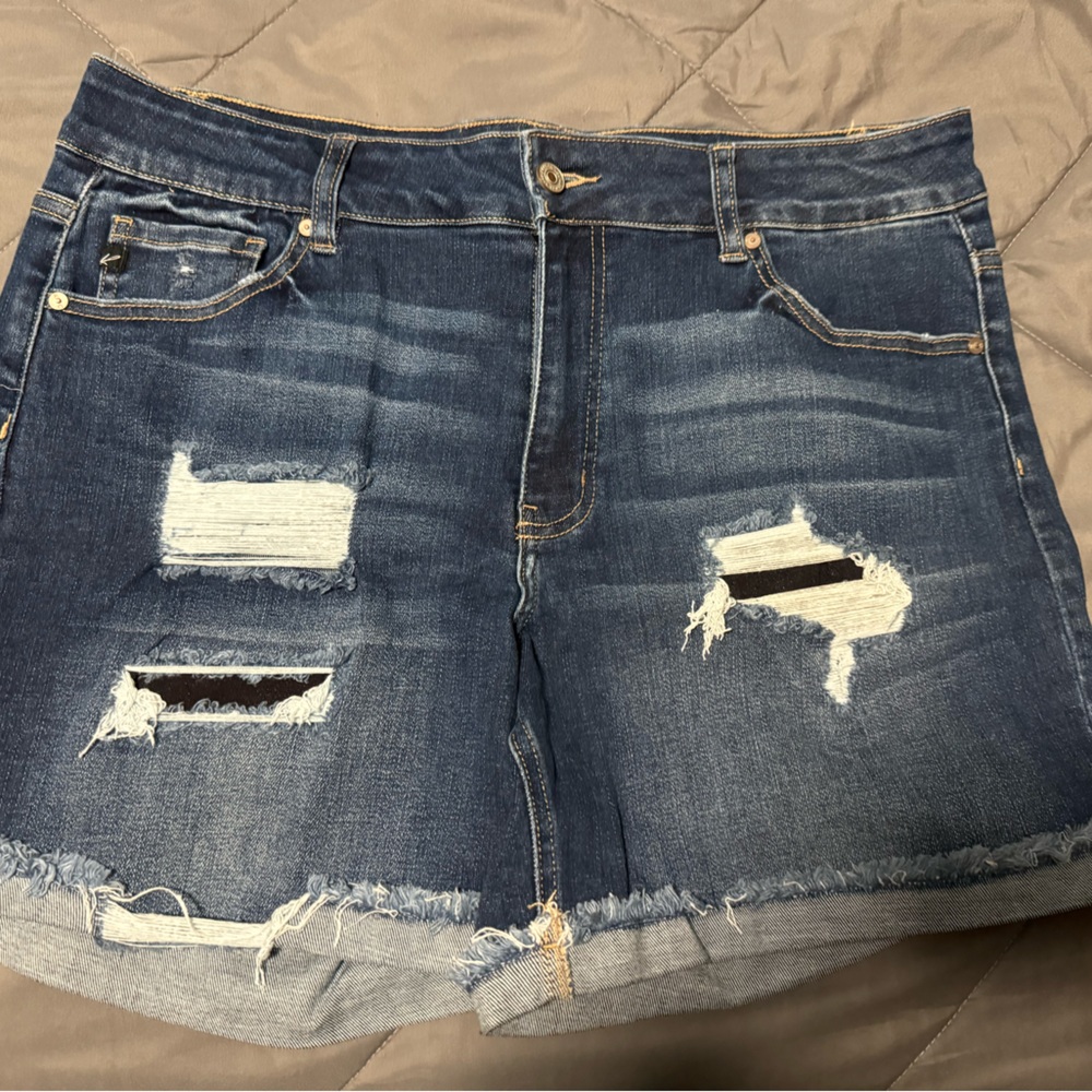 NWOT KanCan shorts